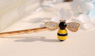 Rosa y amarillo lindos del clip de la abeja de la galjanoplastia de la plata de la aleación para los apicultores de los niños