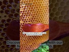 Esta miel es de color dorado y tiene un rico aroma floral cuando se come.