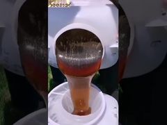 Una mirada más de cerca: Miel de alta calidad como una cascada dorada