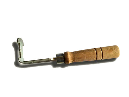 comprar Limpiador de acero plateado del capítulo de la colmena del equipo de la colmena de la abeja con la manija de madera para limpiar fabricación en línea