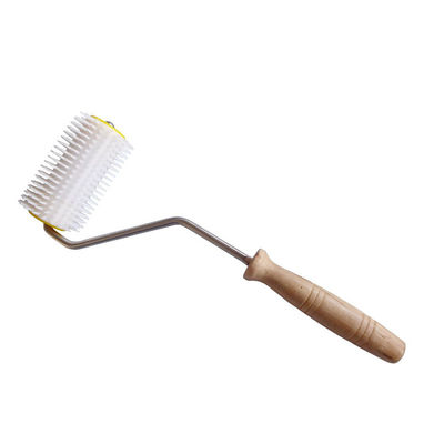 comprar Herramienta de la apicultura que destapa el rodillo con el rulo de plástico para la recogida del propóleos fabricación en línea